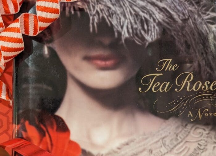 Give the gift of the Roses this holiday! 🌹📖❤️