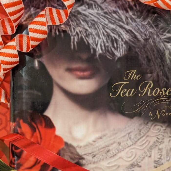 Give the gift of the Roses this holiday! 🌹📖❤️